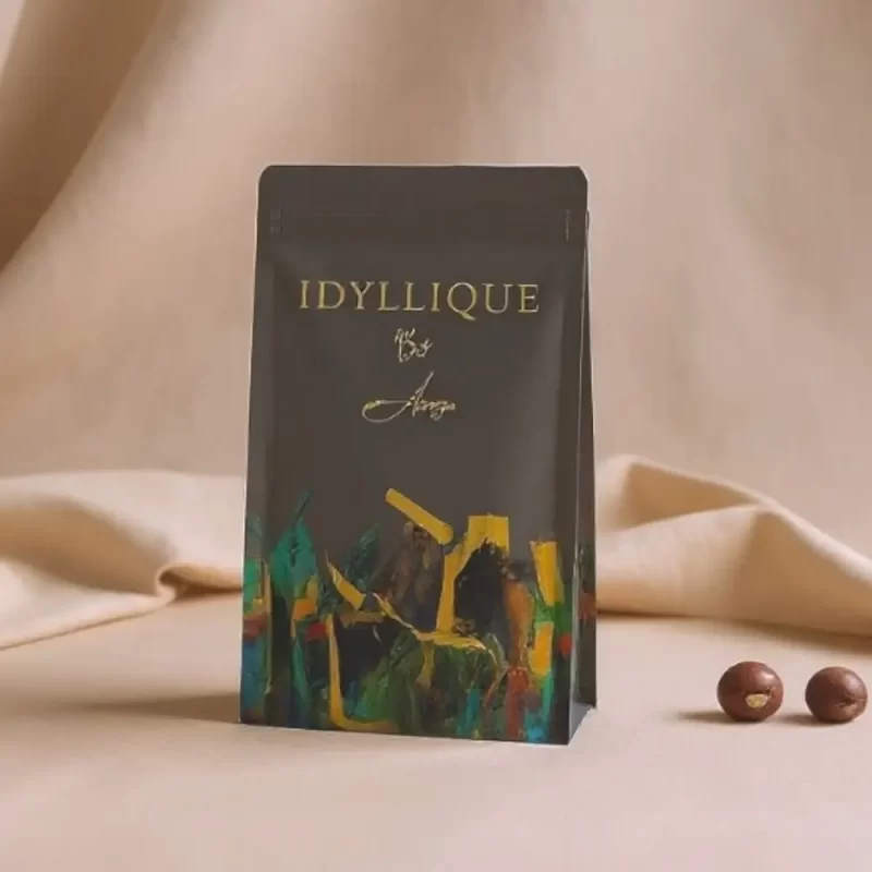 AARAYA® Luxury Drinking Chocolate – Idyllic Collection premium pouch crafted from the world’s top 8 cacao beans with gourmet flavors saffron, hazelnut, cinnamon, nutmeg, and salted caramel, perfect for luxury gifting in Dubai.